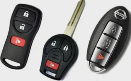 Voorbeeld foto van verschillende modellen nissan sleutels die je kan laten bijmaken bij directautosleutel.nl