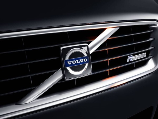 Voorbeeld foto van een Volvo Rdesign grill. Een Volvo sleutel bijmaken bij directautosleutel klaar terwijl u wacht.